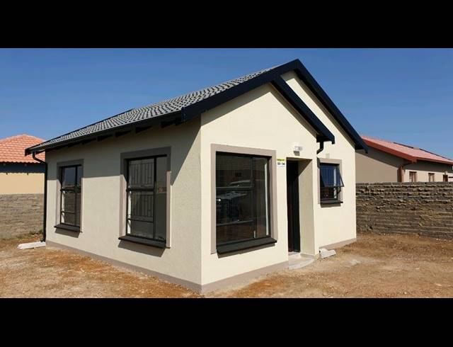 2 BEDROOM HOUSE FOR SALE IN DERSLEY